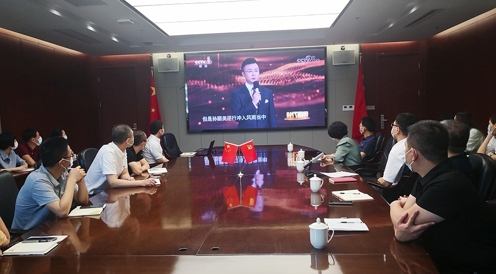 學(xué)習(xí)榜樣精神.jpg 學(xué)習(xí)榜樣精神.jpg